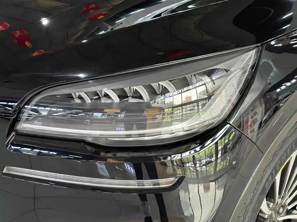 Lincoln Aviator — фото 10