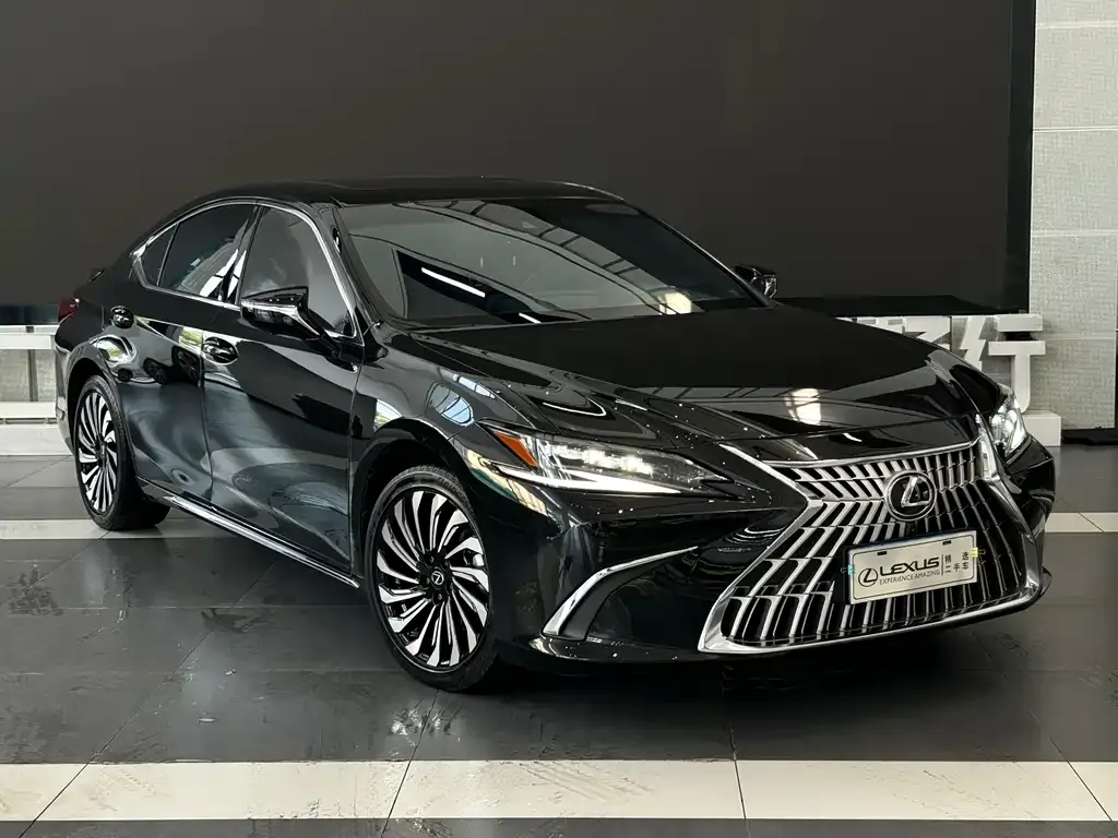 Lexus ES — фото 8
