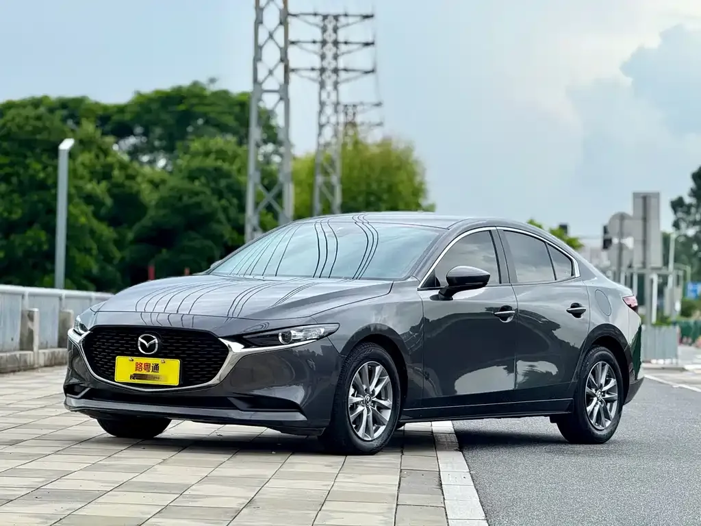 Mazda 3 Axela — фото 1