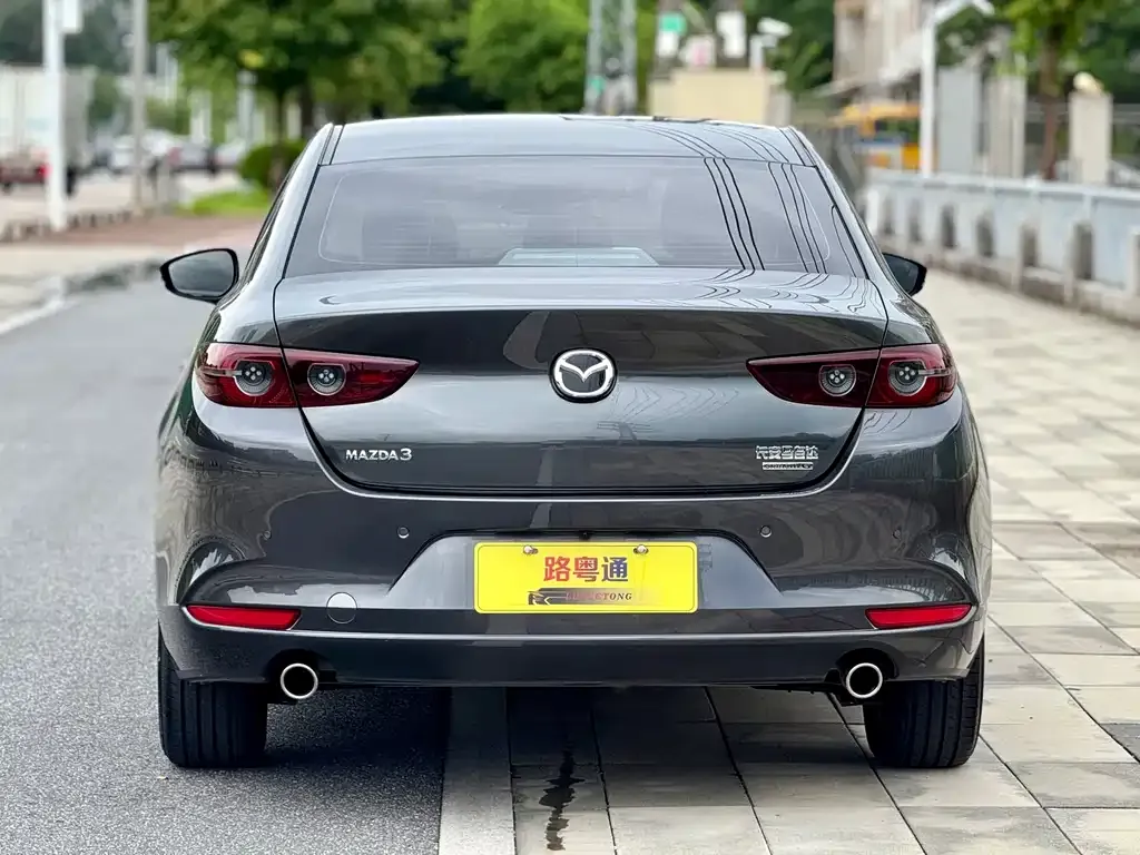 Mazda 3 Axela — фото 2