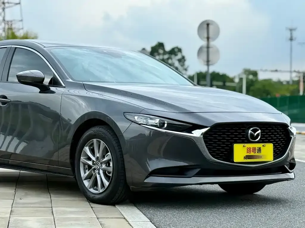 Mazda 3 Axela — фото 3