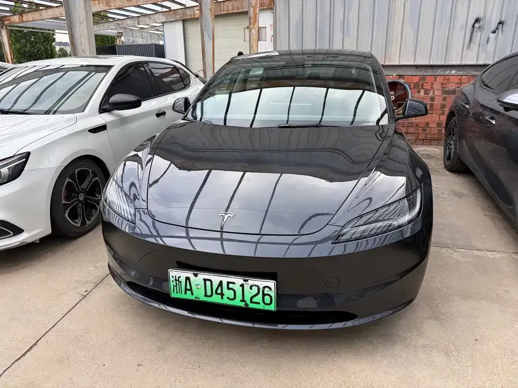Tesla Model 3 — фото 4