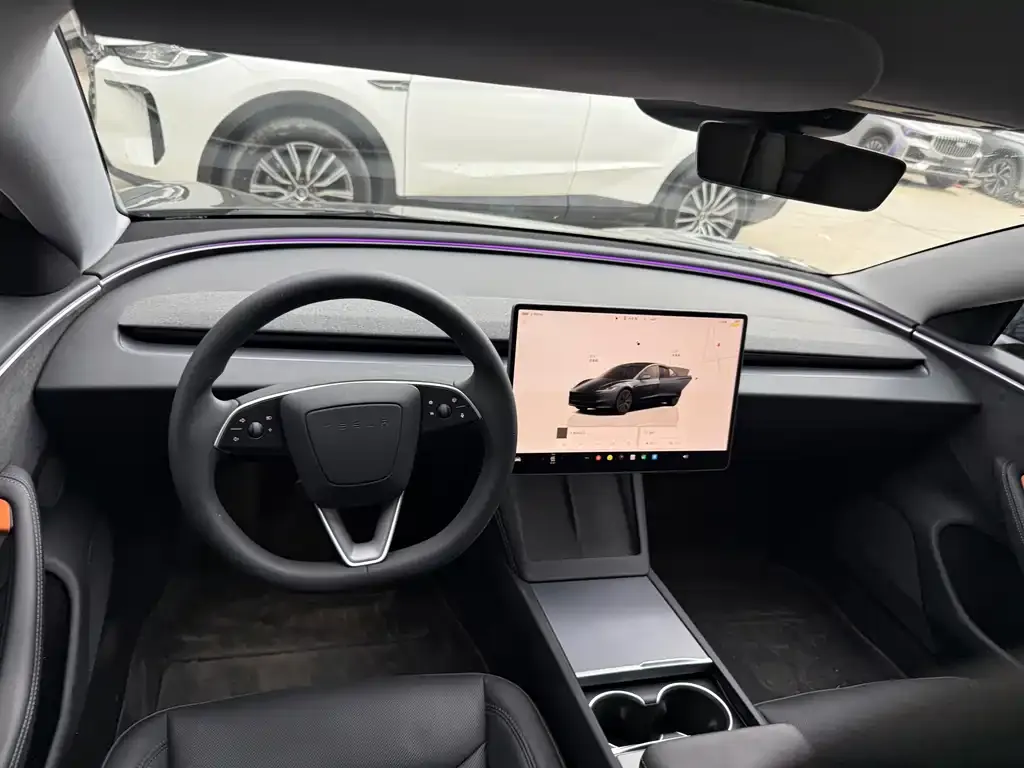 Tesla Model 3 — фото 8