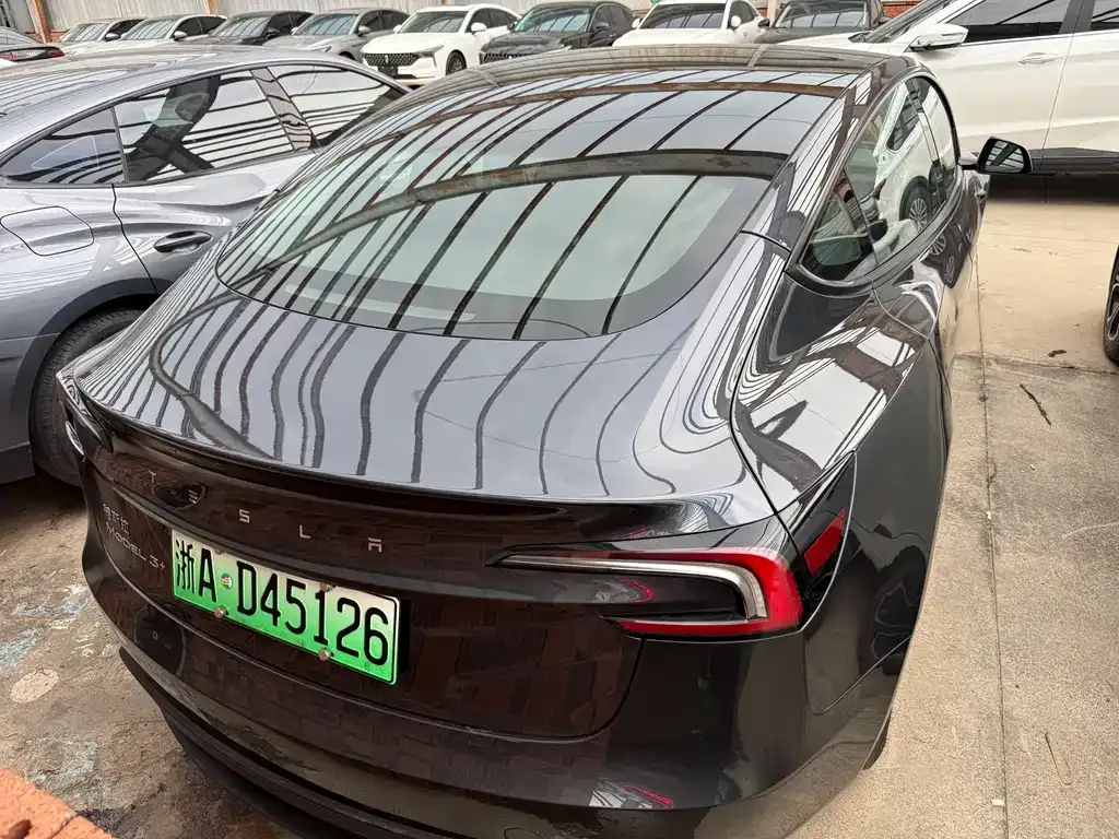 Tesla Model 3 — фото 5