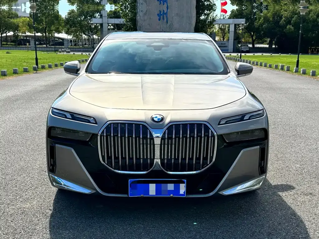BMW 7 Series — фото 4