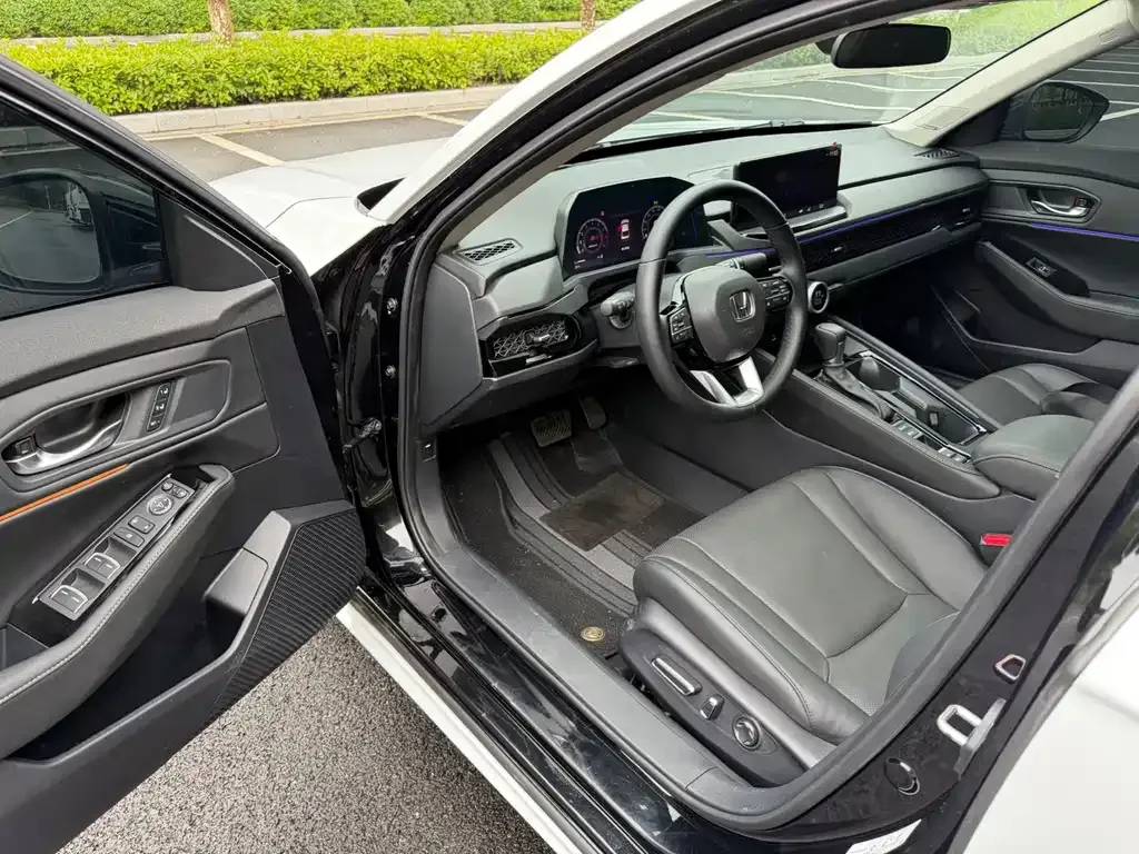 Honda Accord — фото 8