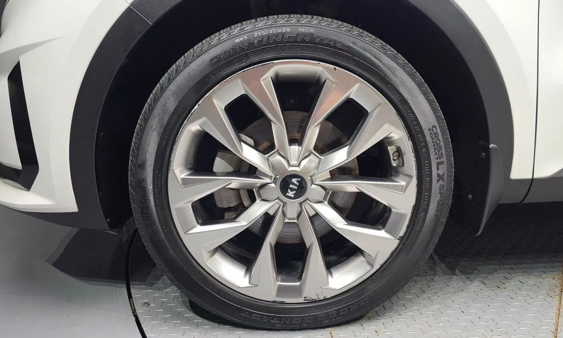 Kia Sorento — фото 6