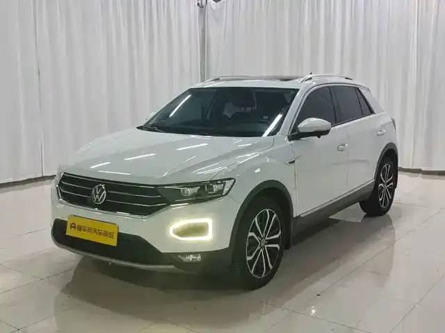 Volkswagen T-Roc — фото 1