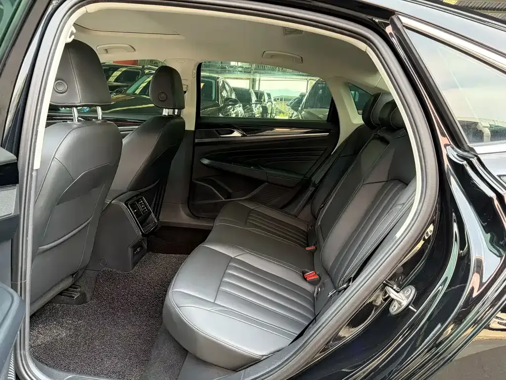Volkswagen Passat — фото 3