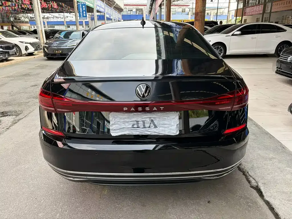 Volkswagen Passat — фото 10