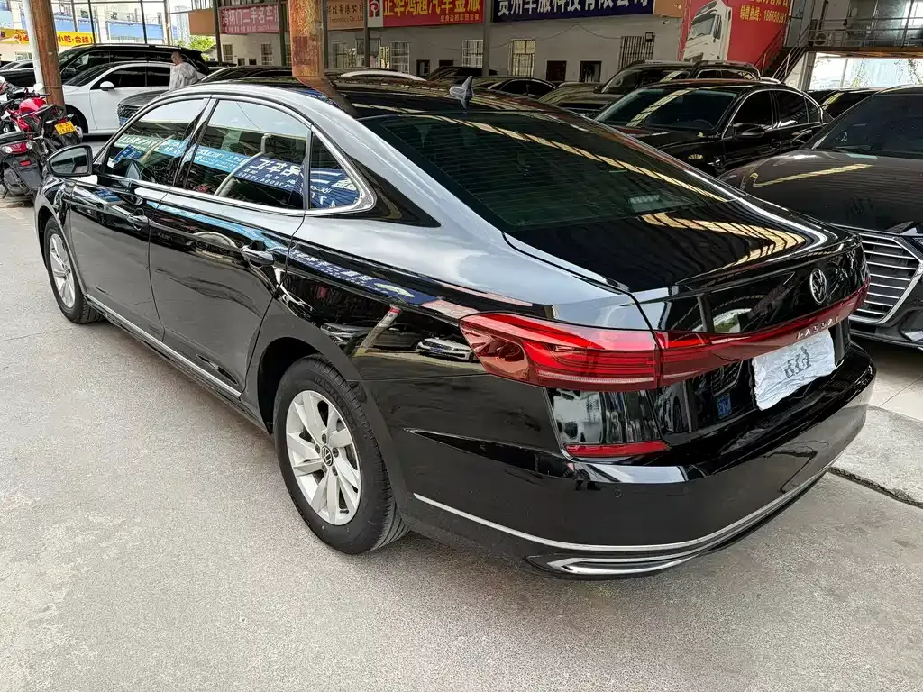 Volkswagen Passat — фото 9