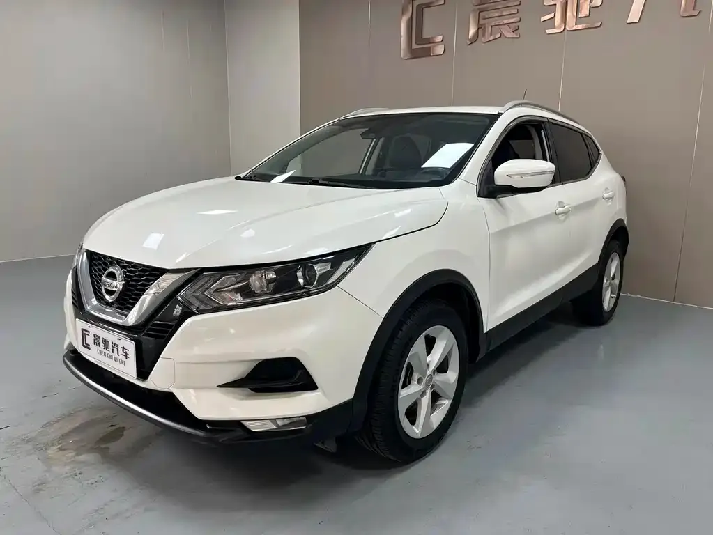 Nissan Qashqai — фото 1