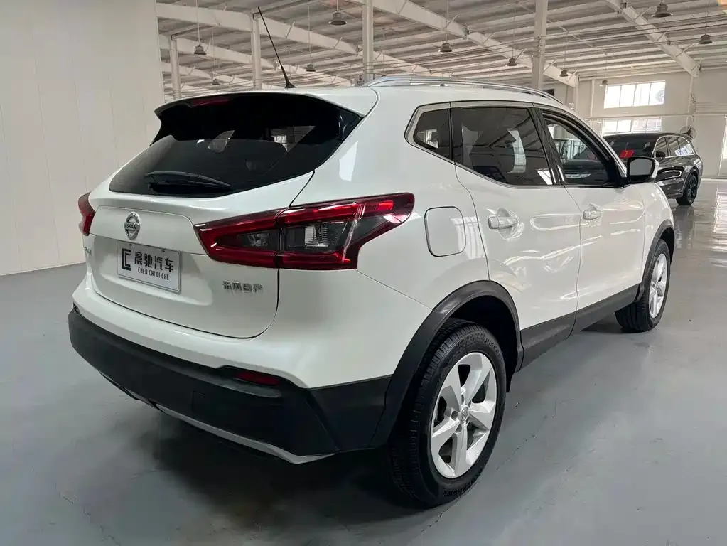 Nissan Qashqai — фото 4