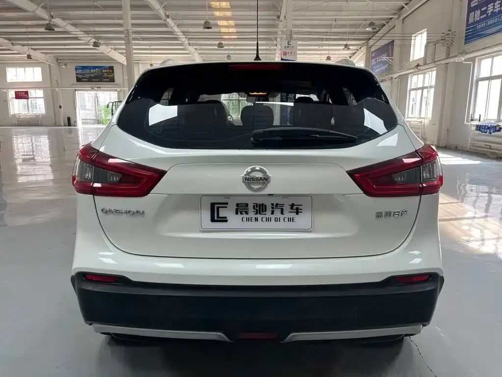 Nissan Qashqai — фото 10