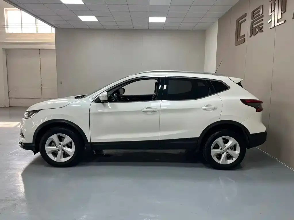 Nissan Qashqai — фото 5