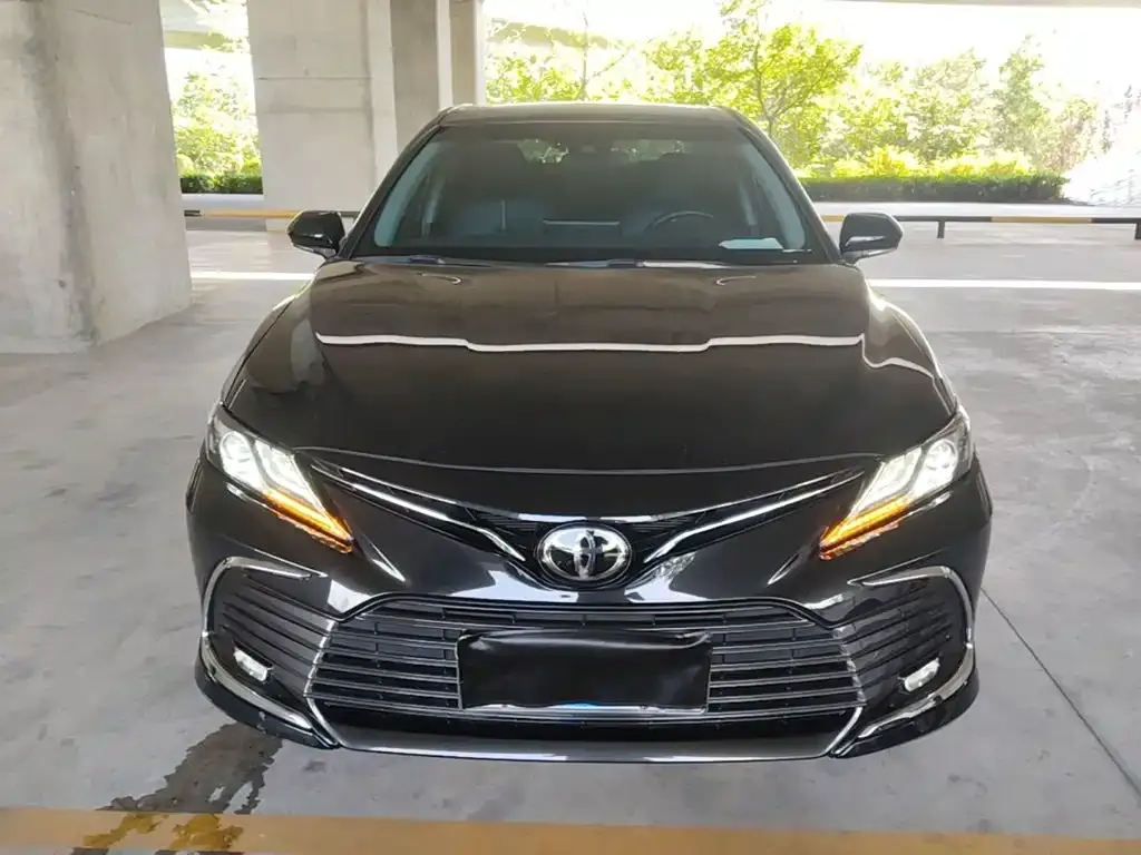 Toyota Camry — фото 4