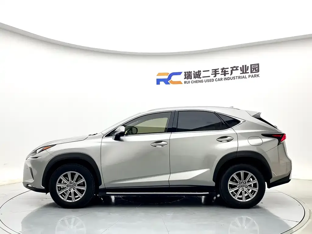 Lexus NX — фото 4
