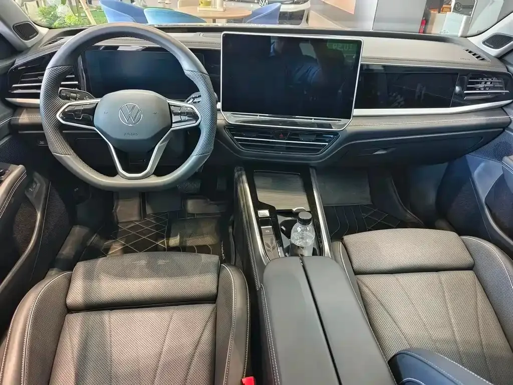 Volkswagen Passat — фото 8