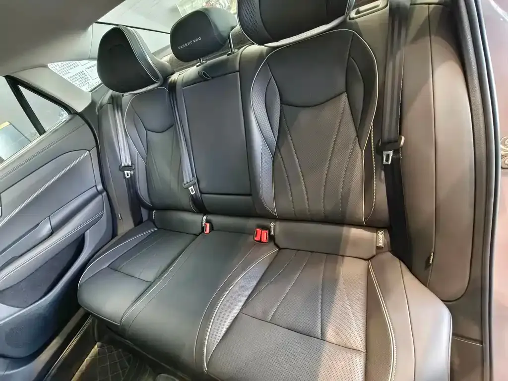Volkswagen Passat — фото 5