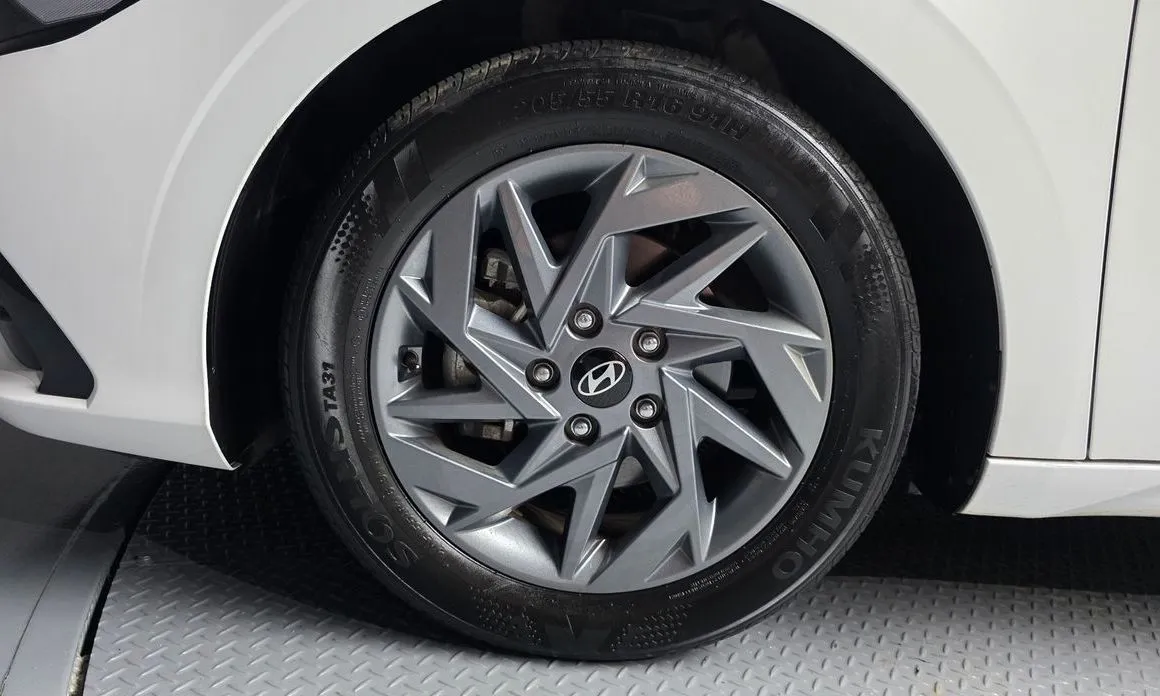 Hyundai AVANTE — фото 8