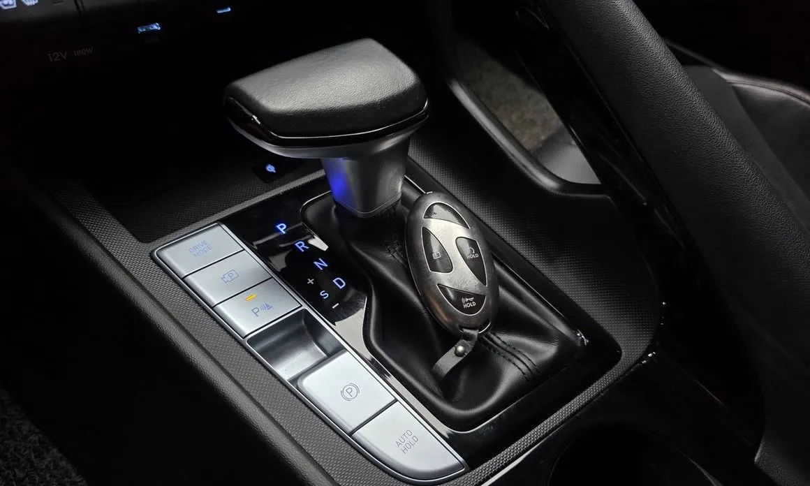 Hyundai AVANTE — фото 9