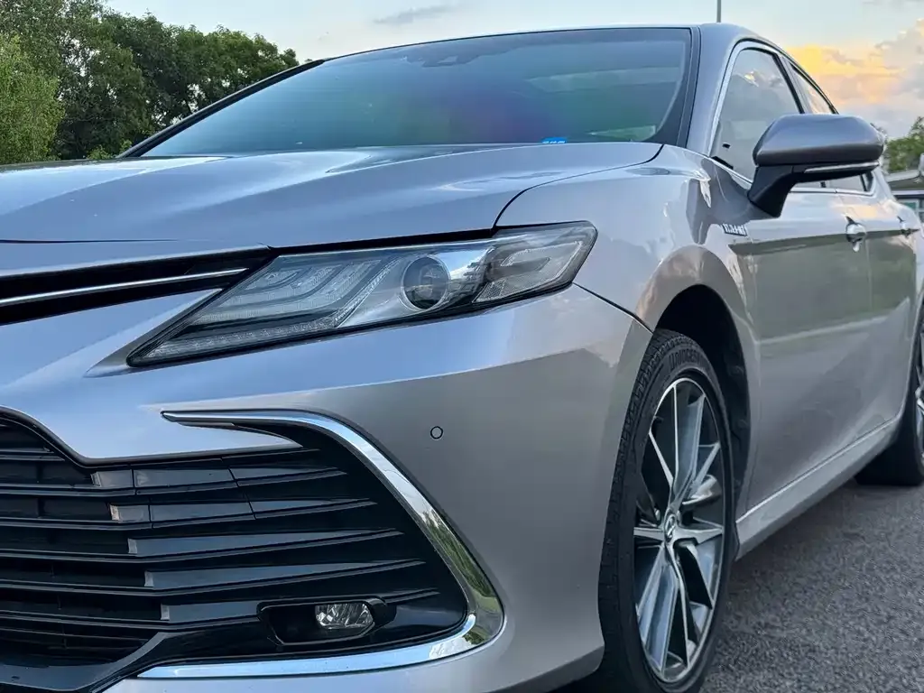Toyota Camry — фото 8
