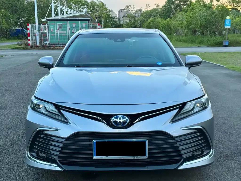 Toyota Camry — фото 7