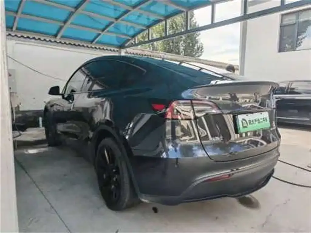 Tesla Model Y — фото 9