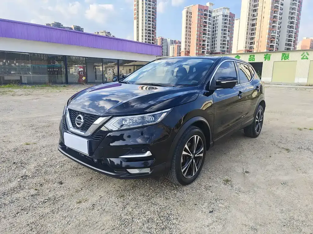 Nissan Qashqai — фото 1