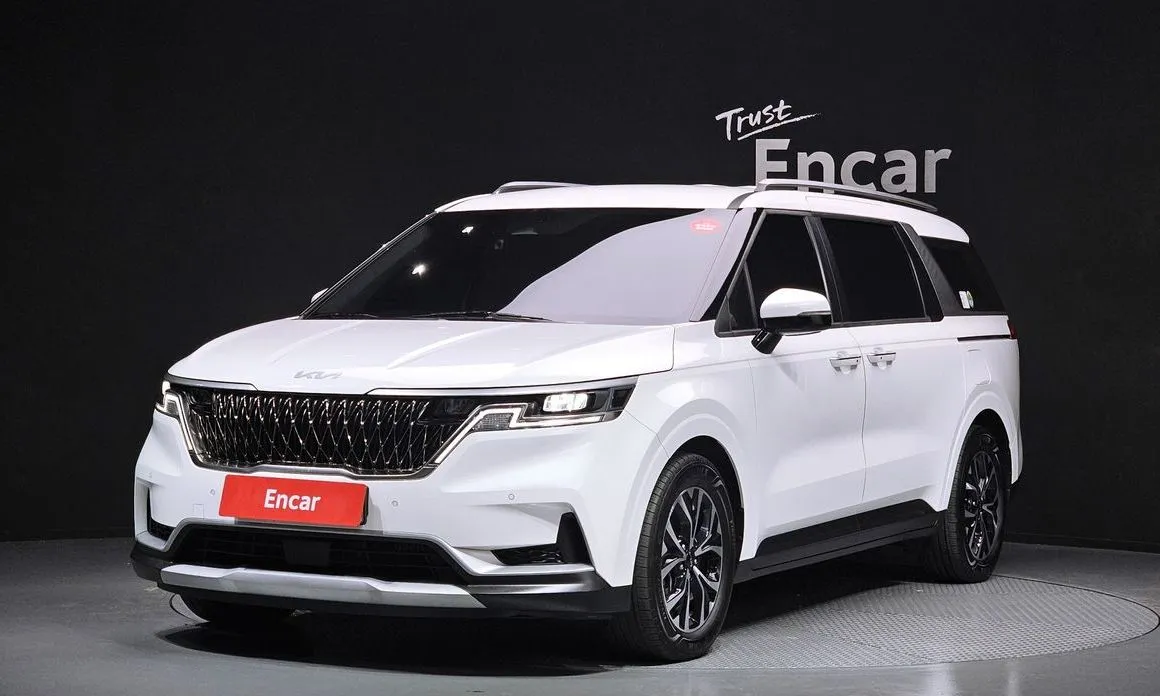 Kia Carnival — фото 1