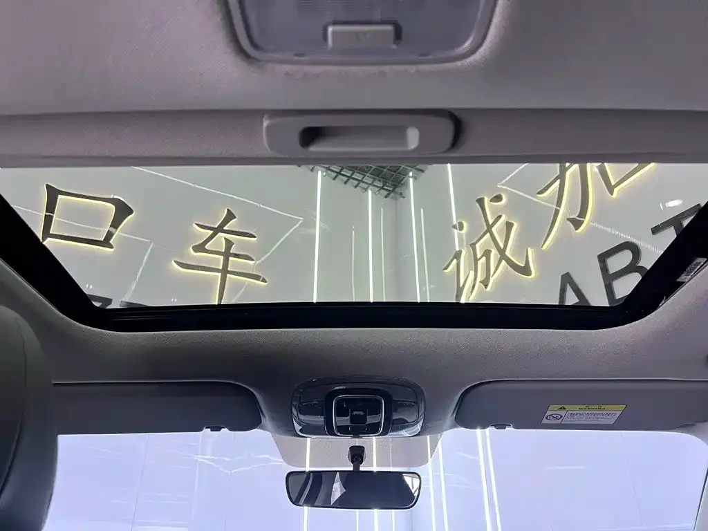 Hyundai Elantra — фото 2