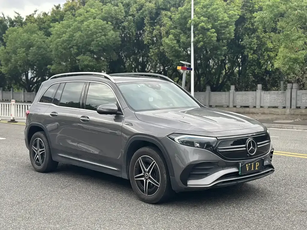 Mercedes-Benz EQB — фото 10