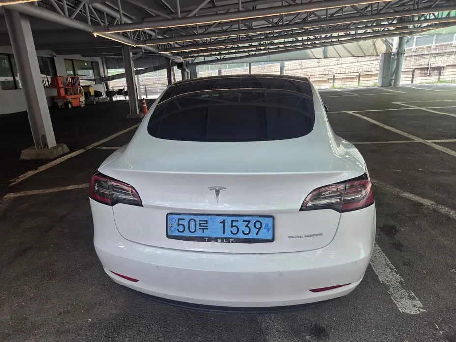 Tesla Model 3 — фото 10
