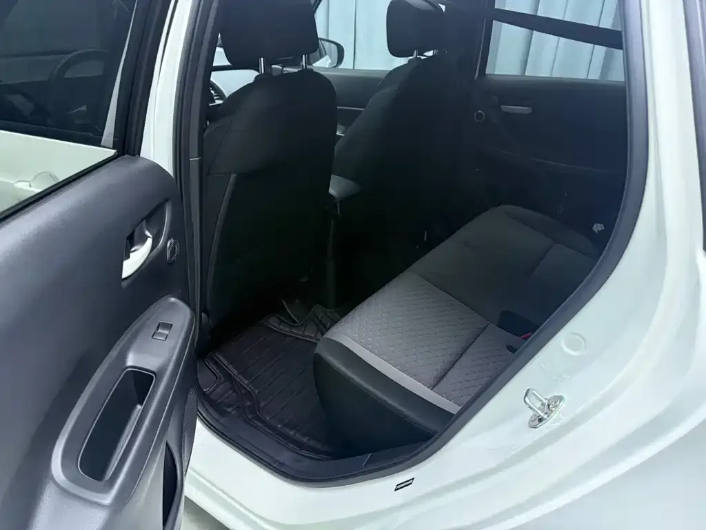 Honda Fit — фото 7
