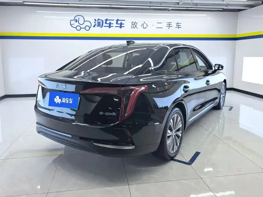 Hongqi E-QM5 — фото 3
