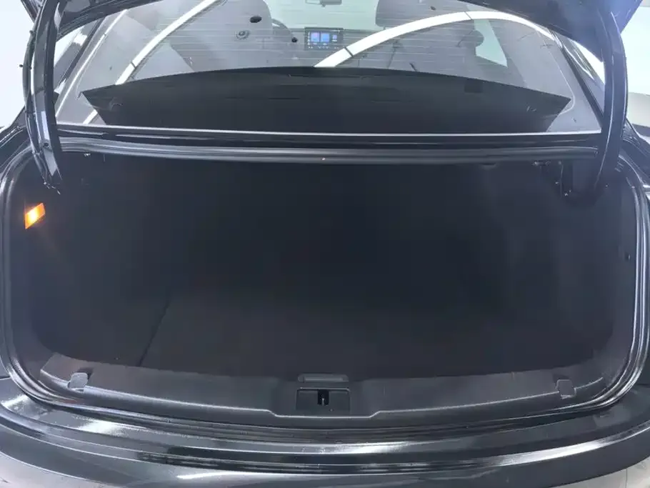 Hongqi E-QM5 — фото 2