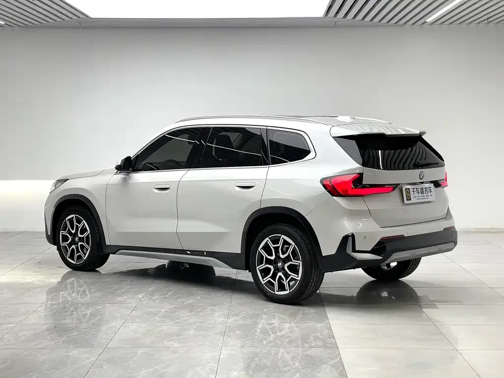 BMW X1 — фото 5