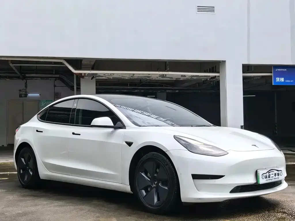 Tesla Model 3 — фото 6