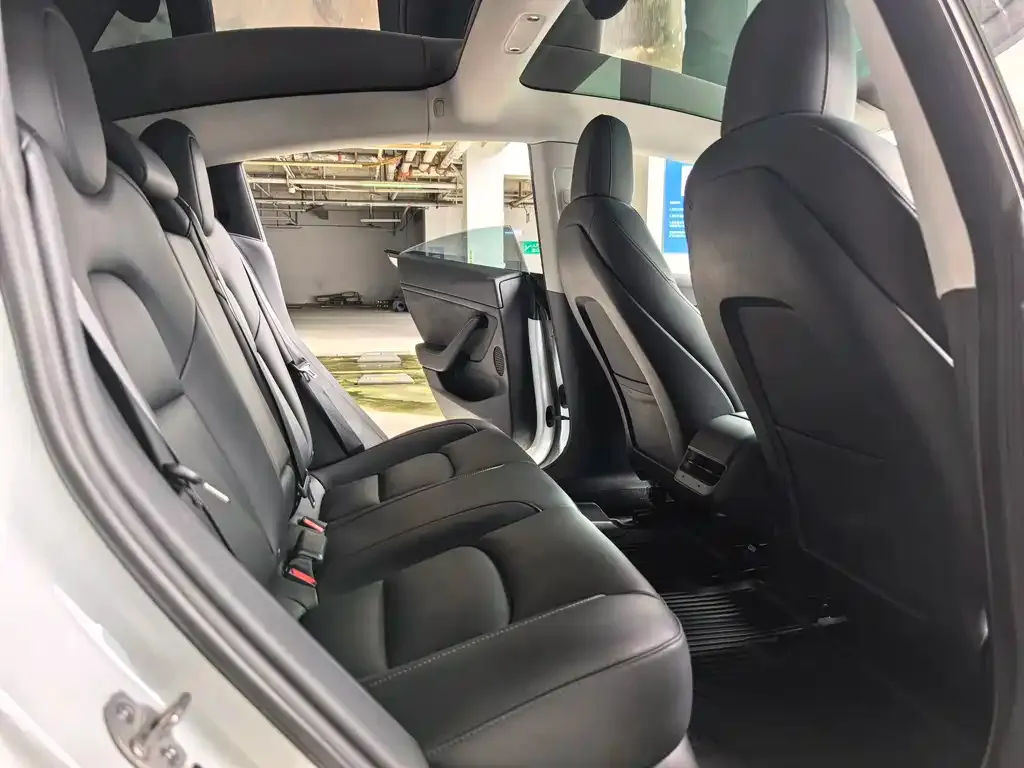 Tesla Model 3 — фото 10
