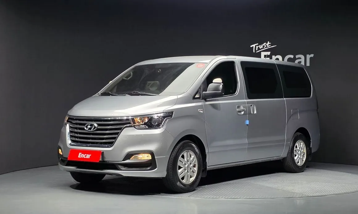 Hyundai Starex — фото 1