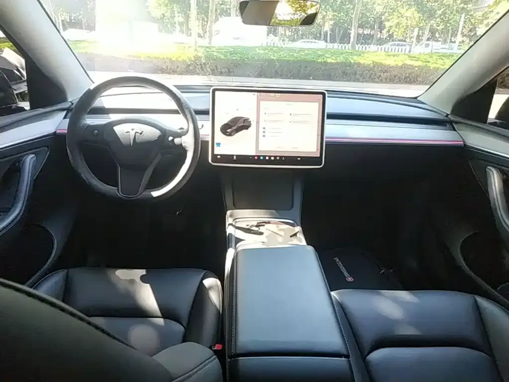 Tesla Model Y — фото 5