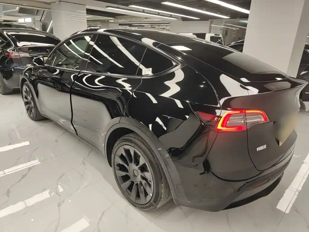 Tesla Model Y — фото 5