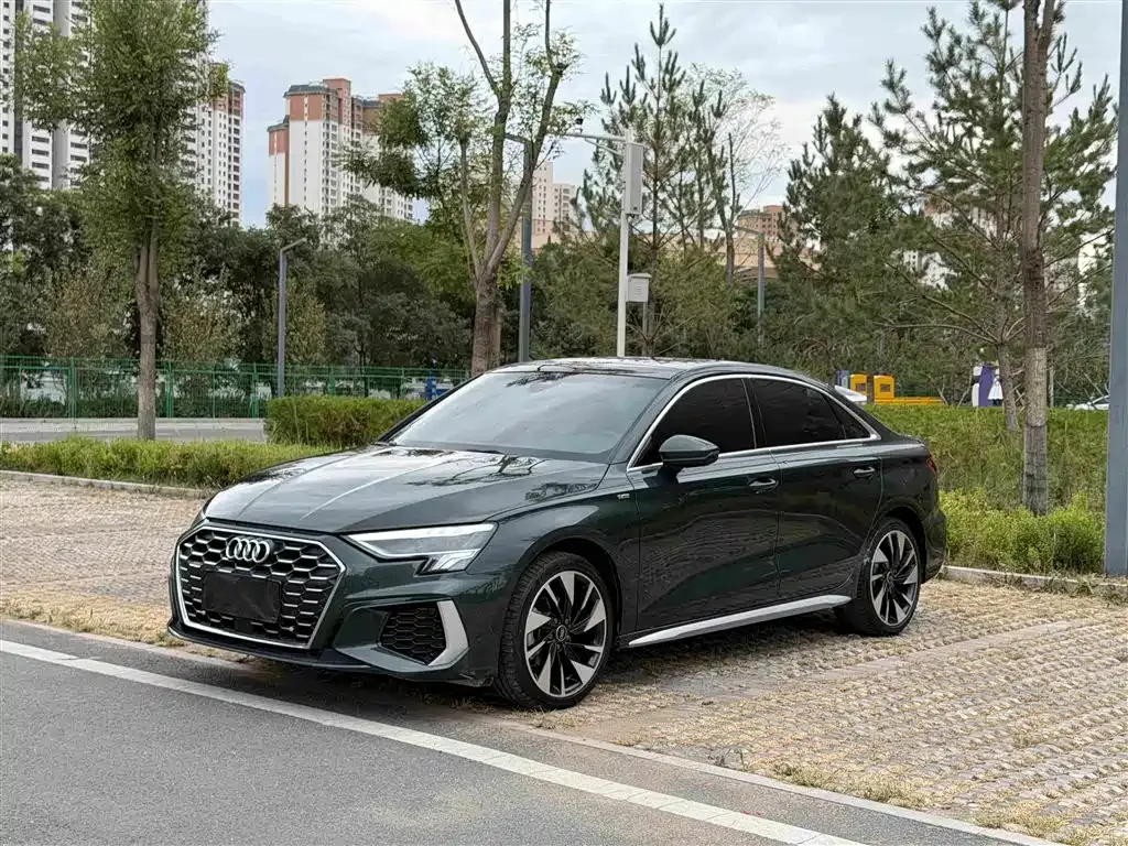Audi A3 — фото 1
