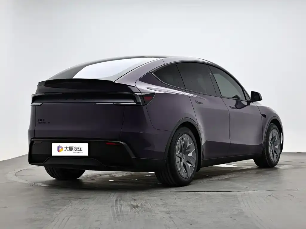 Tesla Model Y L — фото 3