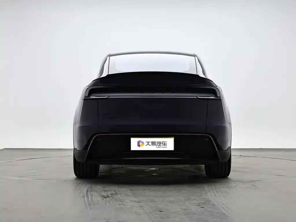 Tesla Model Y L — фото 7