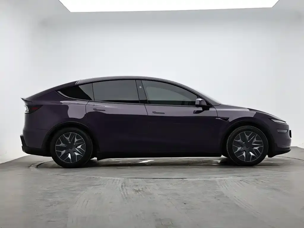 Tesla Model Y L — фото 2
