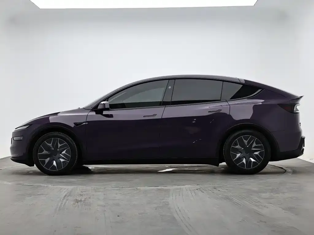 Tesla Model Y L — фото 4