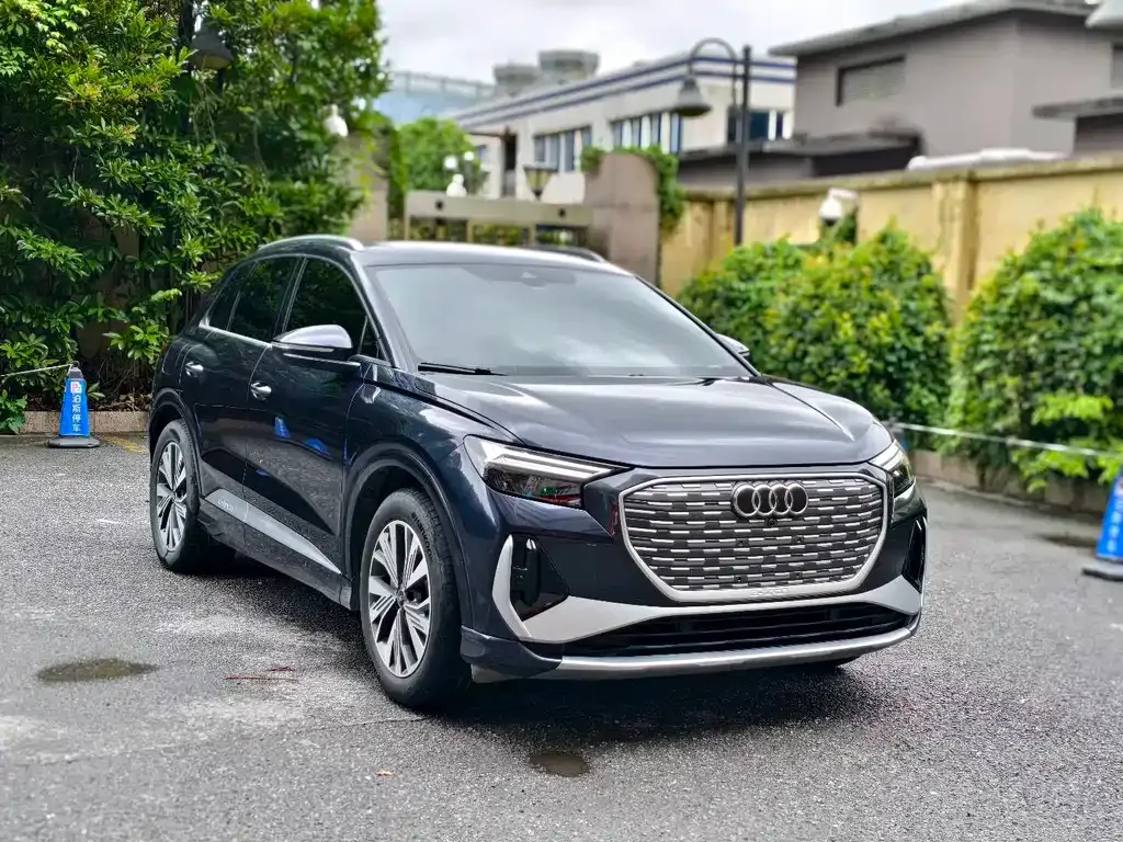 Audi Q4 e-tron — фото 8