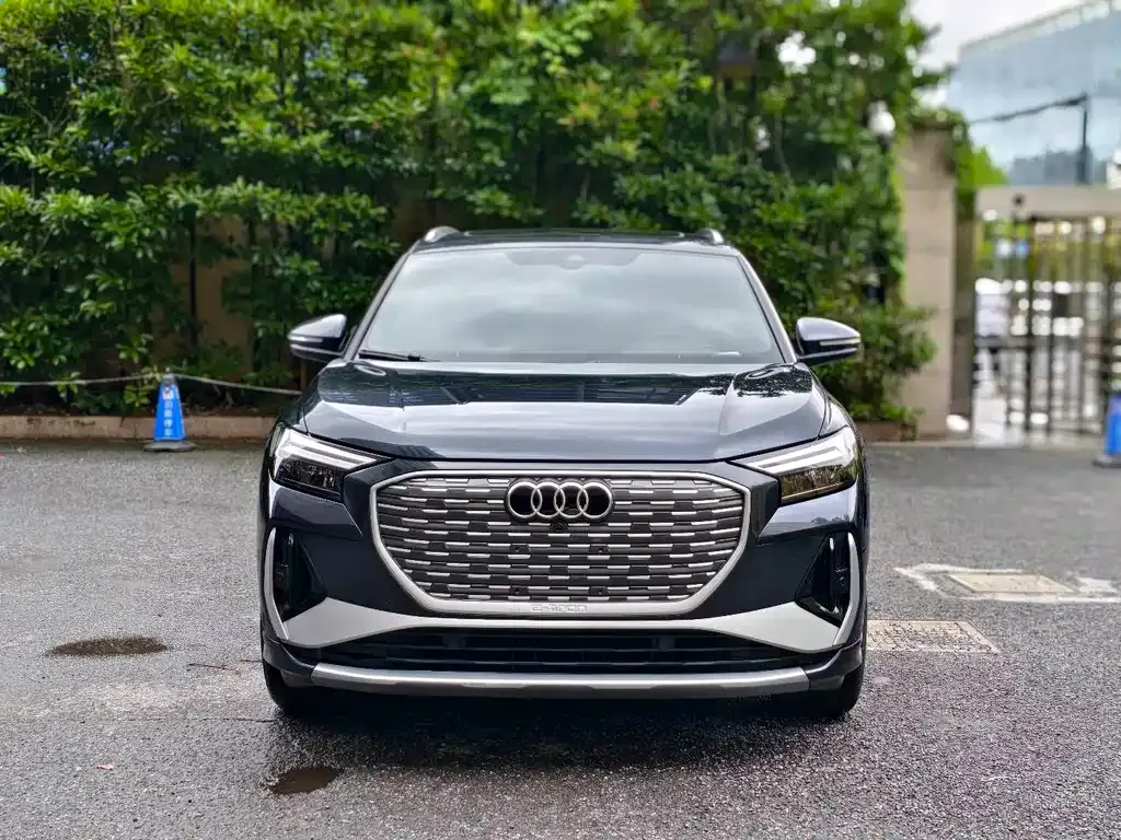 Audi Q4 e-tron — фото 5