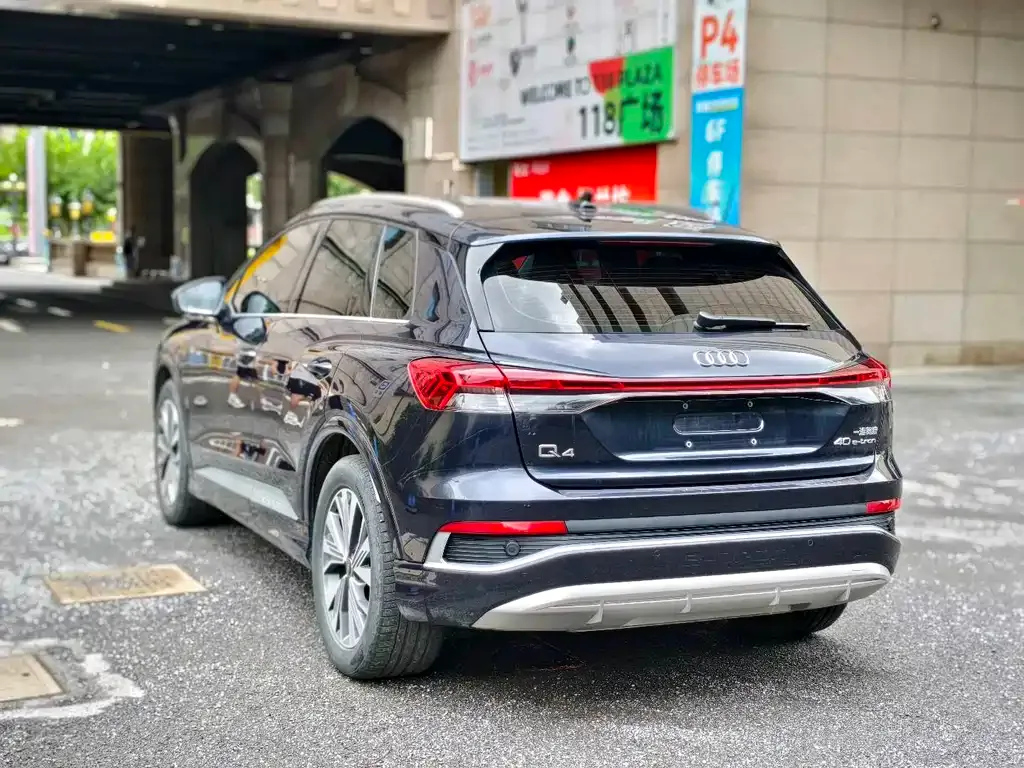 Audi Q4 e-tron — фото 6